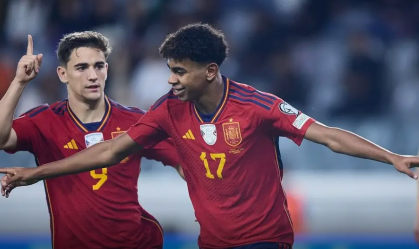 Eliminatórias da Euro: Joia de 16 anos volta a marcar em vitória da Espanha