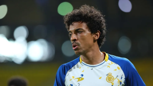 Luiz Gustavo em partida do Al-Nassr