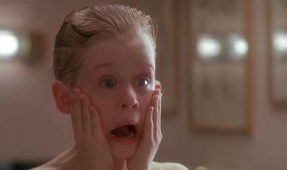 Macaulay Culkin, de "Esqueceram de Mim", recebe estrela na Calçada da Fama