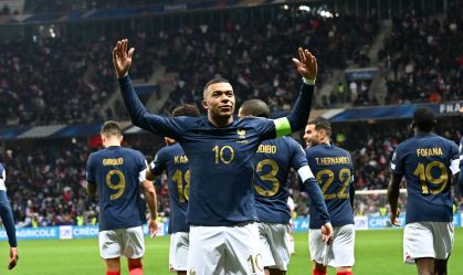 Mbappé comemora gol contra Gibraltar