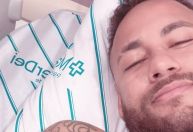 Neymar tem alta hospitalar após cirurgia no joelho