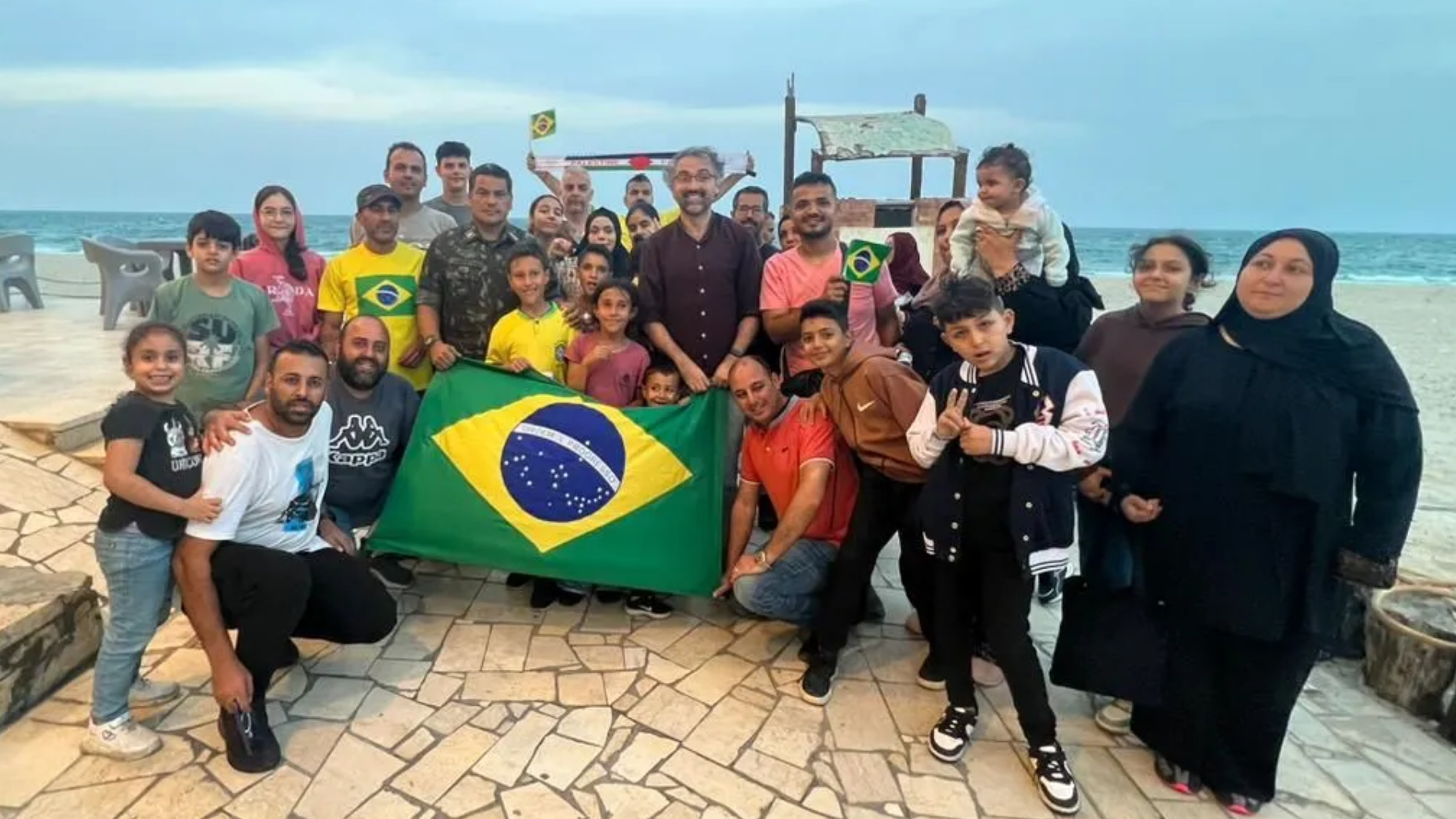 Grupo de brasileiros deixa Gaza a caminho do Cairo