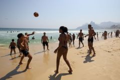 Movimentação na Praia de Ipanema, na Zona Sul do Rio de Janeiro