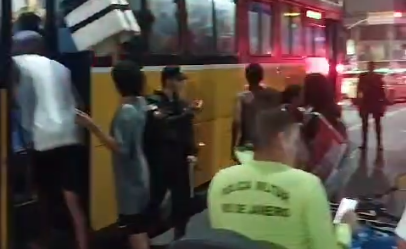 AÇÃO PM PRAIAS RJ