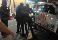 Vídeo mostra policial ferido em protesto sendo levado para viatura em SP; veja