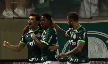 Endrick comemora o gol da vitória do Palmeiras sobre o Athletico