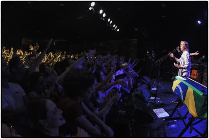 Paul McCartney em show surpresa de Brasília nesta terça-feira (28)