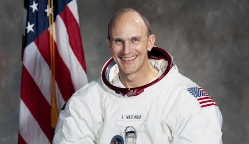 O astronauta das missões Apollo da Nasa, Thomas K. Mattingly II