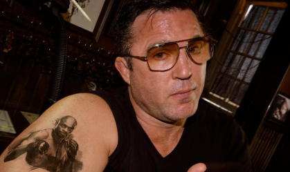 Sonnen tatuou rosto de Anderson Silva