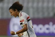 São Paulo vira sobre o Corinthians e larga na frente na final do Paulista Feminino