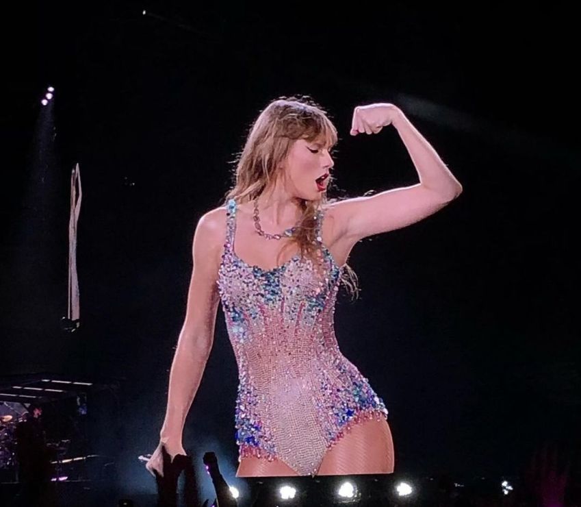 Taylor Swift em show da "The Eras Tour" no Estádio Nilton Santos, no Rio de Janeiro / Reprodução/Instagram