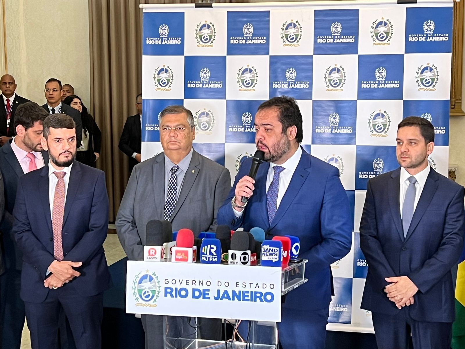 O governador do Rio de janeiro, Cláudio Castro, e o ministro da Justiça e Segurança Pública, Flávio Dino