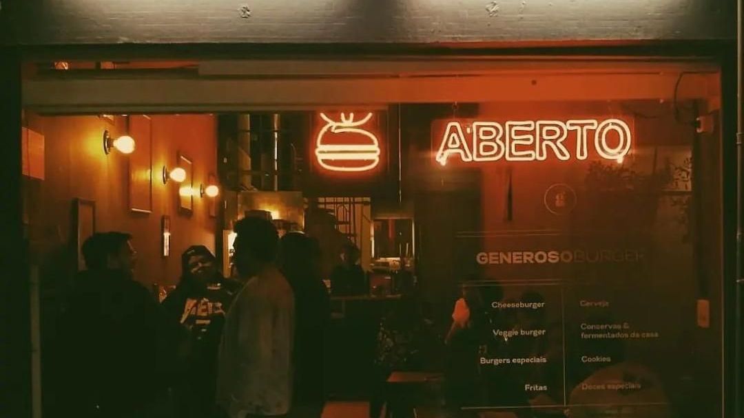 Imagem de destaque do post: Onda de calor faz hamburgueria precisar adiar horário de abertura
