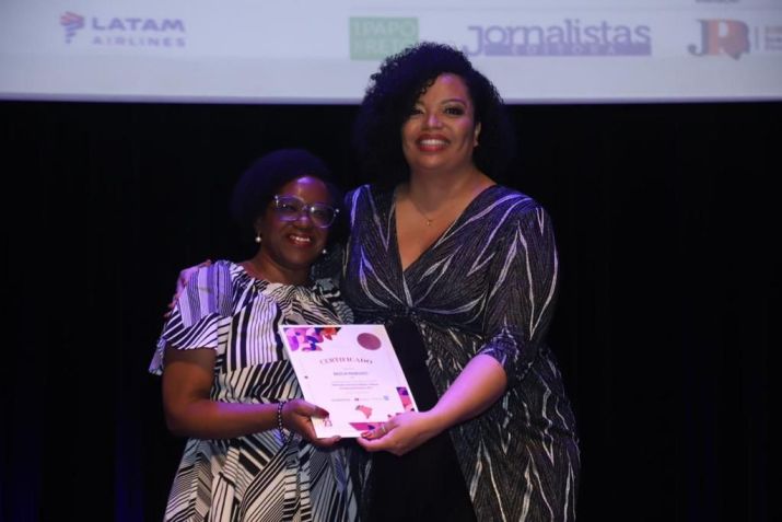 A jornalista Basília Rodrigues com Elaine Vieira, superintendente executiva da Unibes Cultura / Divulgação