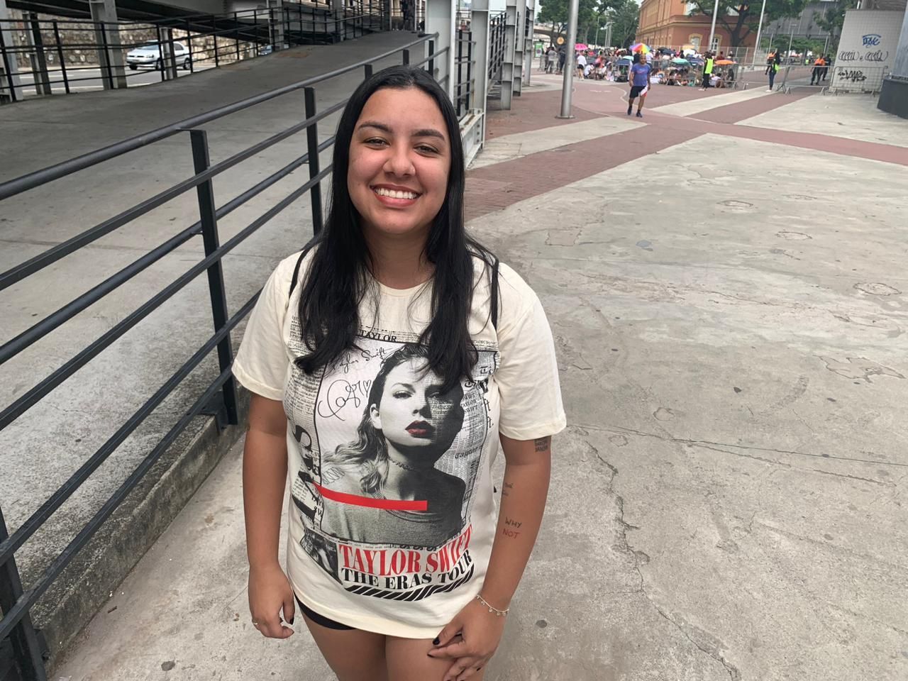 A influenciadora Liz Goulart chegou com nove horas de antecedência para o show da Taylor Swift no Rio de Janeiro da turnê "The Eras Tour" / Cleber Rodrigues, da CNN