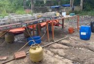 Dois homens são presos em laboratório de drogas sintéticas na Baixada Fluminense