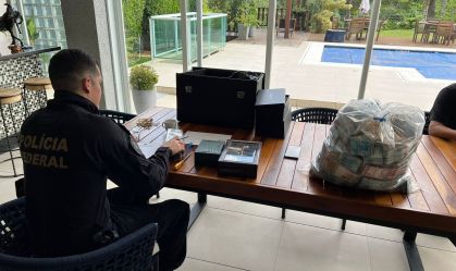 Receita e PF investigam doleiros que enviaram R$ 4 bilhões para fora do Brasil