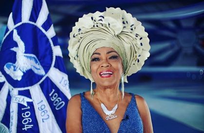 Homenagem da G.R.E.S PORTELA a porta bandeira Vilma Nascimento