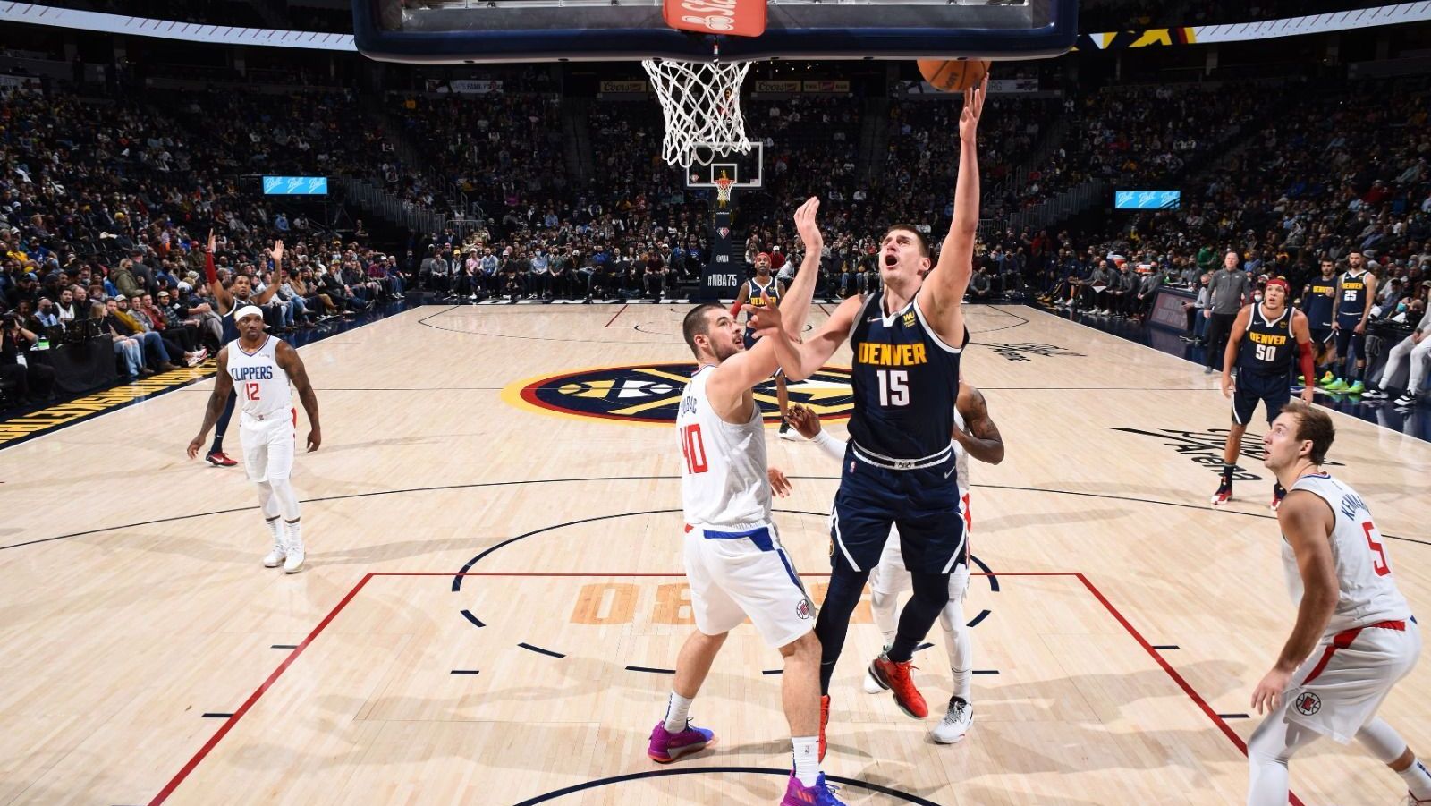 Clippers e Nuggets se enfrentam na NBA