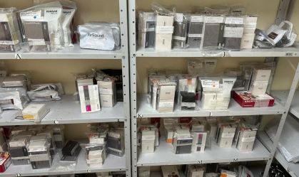 Instituição teria recebido dinheiro para comprar 3.665 aparelhos auditivos, mas apenas 1.010 foram adquiridos