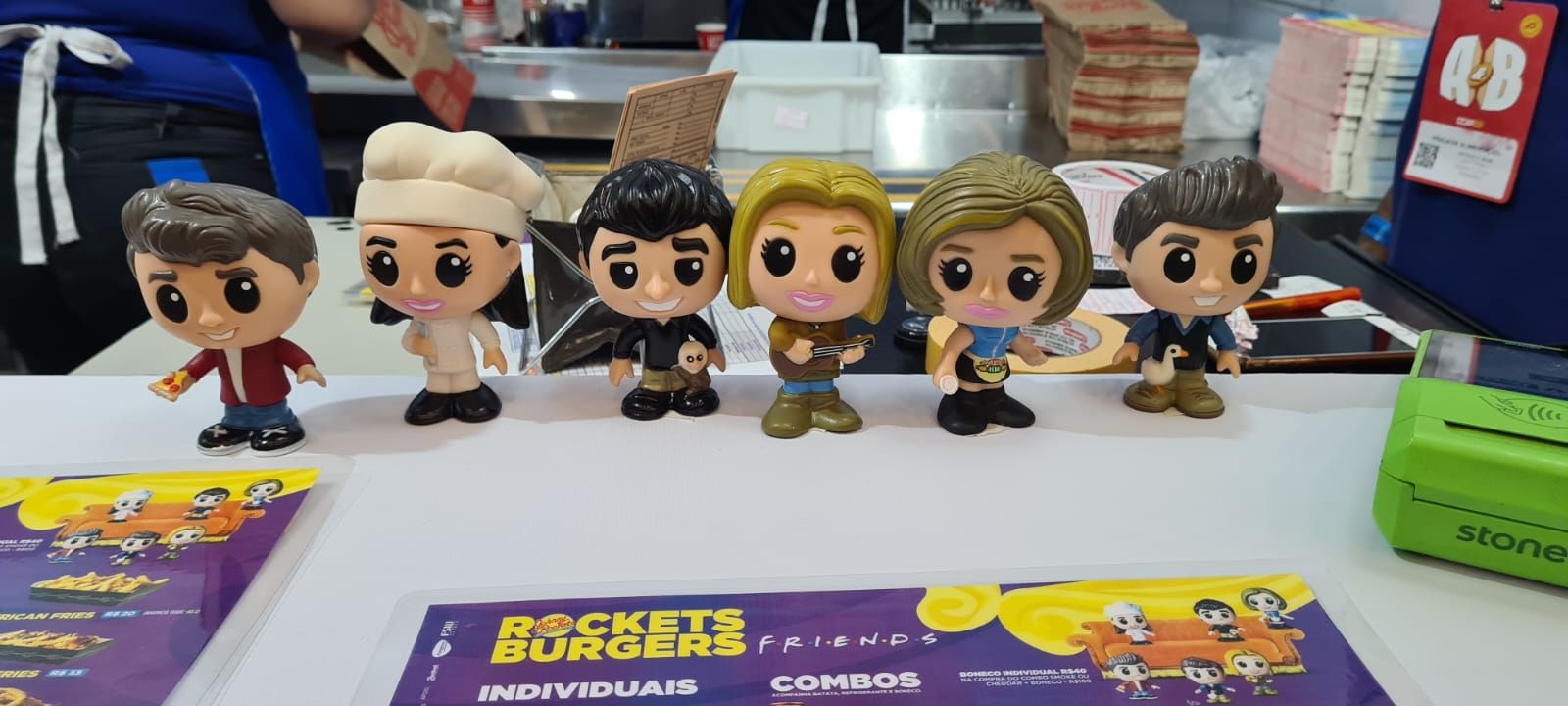 Figuras colecionáveis de Friends estarão disponíveis para compra no restaurante Johnny Rockets durante a CCXP23 / Giovanna Bronze/CNN