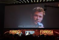 Chris Hemsworth e Anya Taylor-Joy agitam o público no primeiro dia da CCXP23