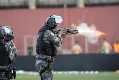 Cenas da briga entre torcedores de Coritiba e Cruzeiro