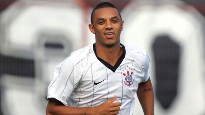 O ex-jogador Cristian durante atuação pelo Corinthians em 2009