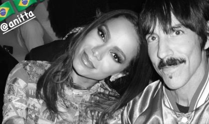 Anthony Kiedis, vocalista do Red Hot Chili Peppers, e Anitta se reúnem no Rio