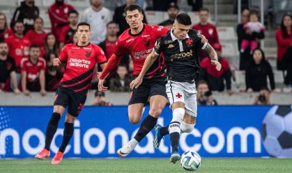 Lance de Athletico-PR 0 x 0 Vasco na Ligga Arena, em Curitiba