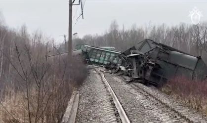 Rússia investiga descarrilamento de trem por bomba improvisada