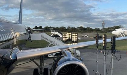Avião decola sem 2 janelas e precisa retornar para aeroporto no Reino Unido