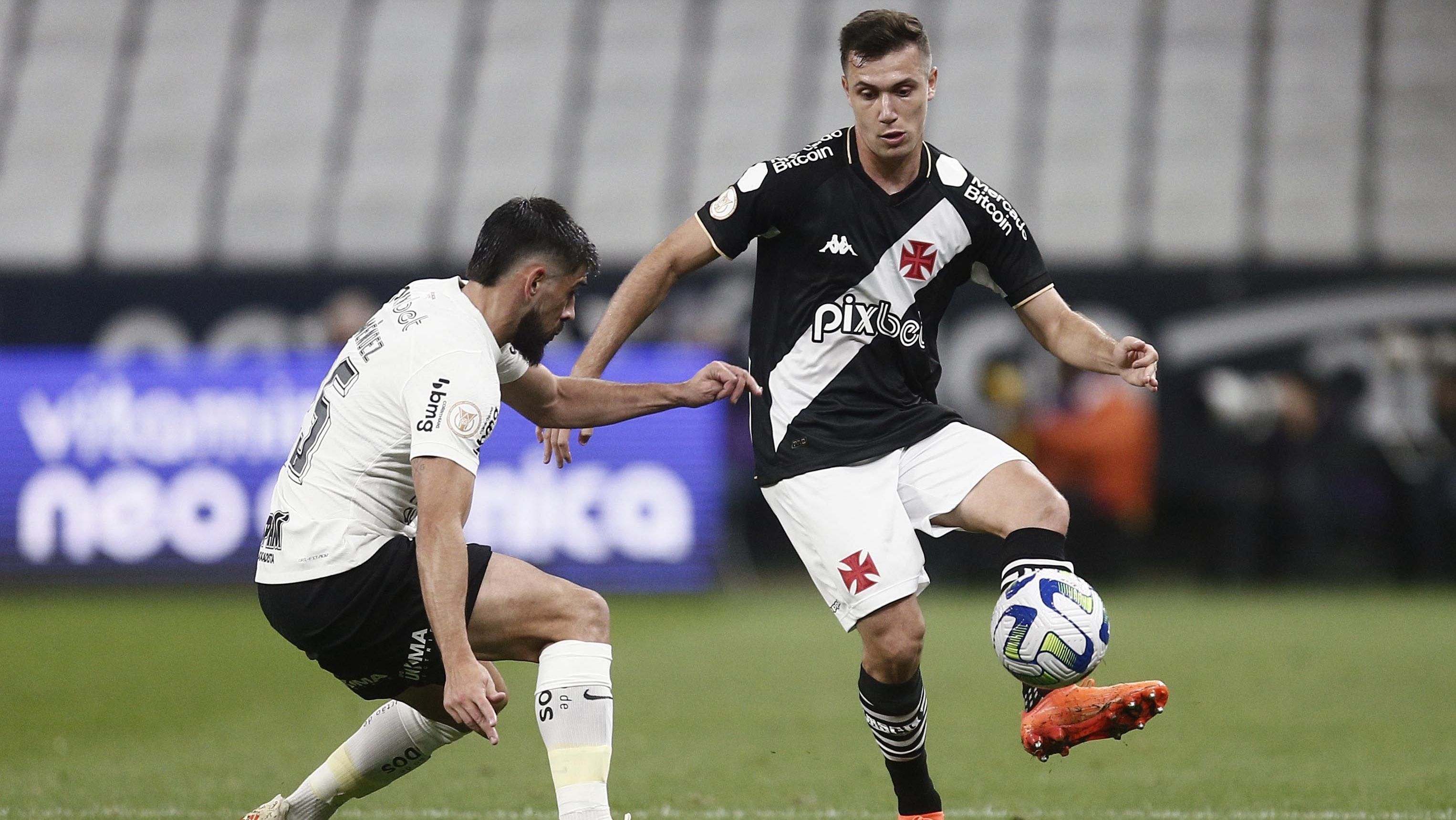 Corinthians e Vasco em partida do Brasileirão