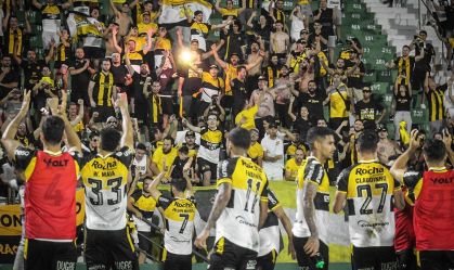 Jogadores e torcida do Criciúma
