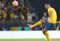 Cristiano Ronaldo faz golaço de cobertura da intermediária na Liga Saudita; veja