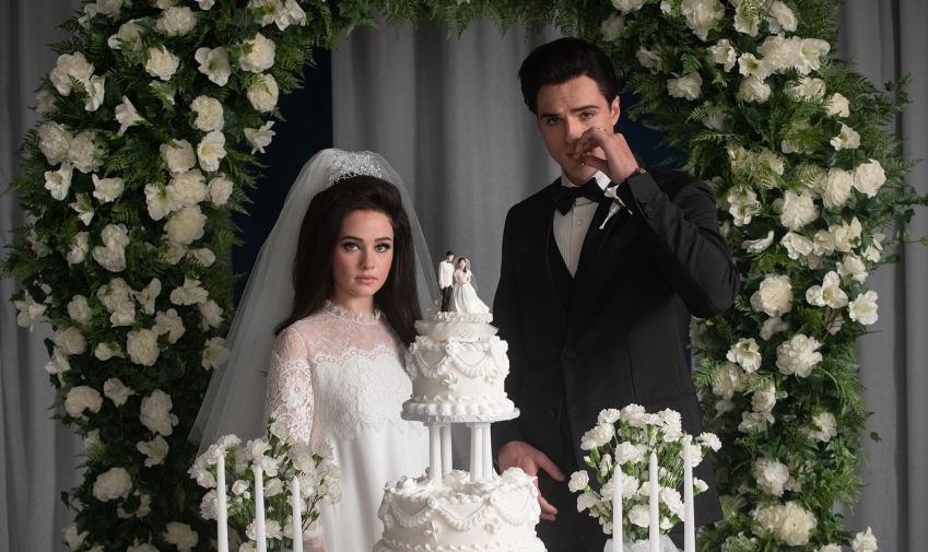 O vestido de noiva usado por Cailee Spaeny no filme "Priscilla" foi feito sob medida pela Chanel / Philippe Le Sourd/A24