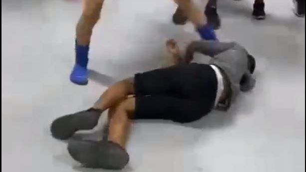 desmaio briga escola