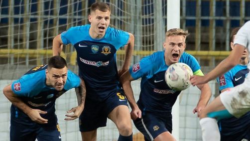 Jogadores do Dnipro-1 na partida contra o FC Oleksandria pelo Campeonato Ucraniano