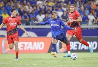 Cruzeiro busca empate com o Athletico-PR, mas segue ameaçado no Brasileirão