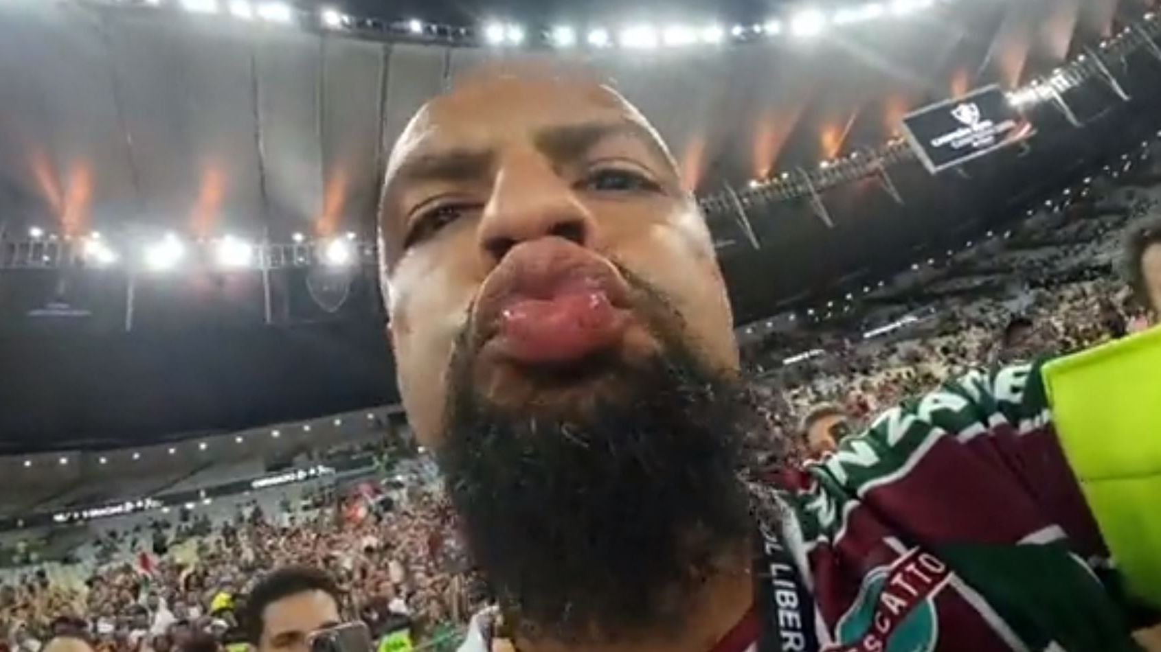 Câmeras foram colocadas no troféu da Libertadores antes da entrega ao Fluminense