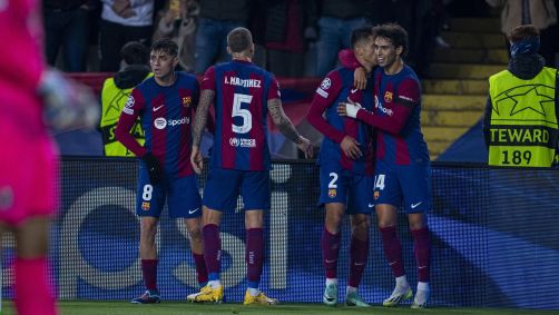João Félix e Cancelo comemoram um dos gols da virada do Barcelona sobre o Porto