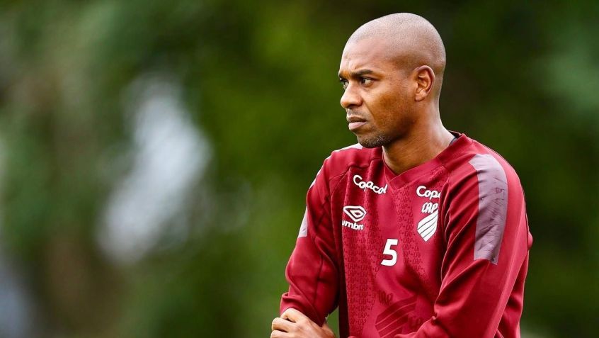 Fernandinho está no Athletico-PR / Reprodução/Instagram