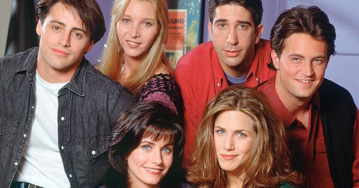 Lisa Kudrow diz que elenco de “Friends” ainda recebe fortuna; saiba quanto