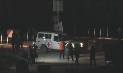 Hamas divulga vídeo mostrando entrega de segundo grupo de reféns à Cruz Vermelha