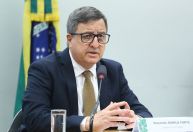 Governo mantém meta de déficit zero em 2024, diz relator do Orçamento