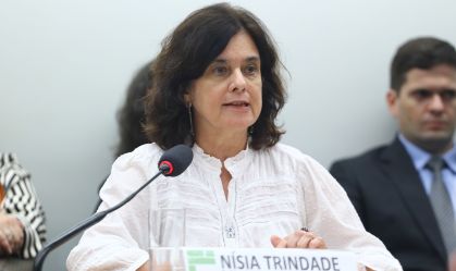 Deputados querem convocação de Nísia após nota sobre o aborto