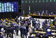 Câmara aprova projeto que torna Dia da Consciência Negra feriado em território nacional; texto vai à sanção