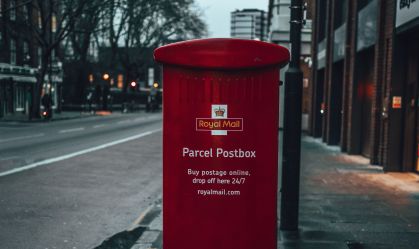 Governo britânico fecha acordo para vender Royal Mail a bilionário tcheco