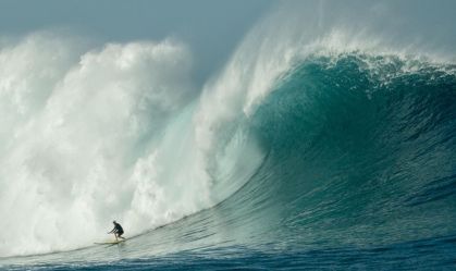 laura-enever-surf
