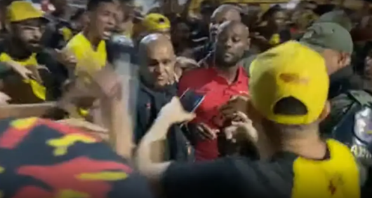 Vagner Love foi xingado por torcedores